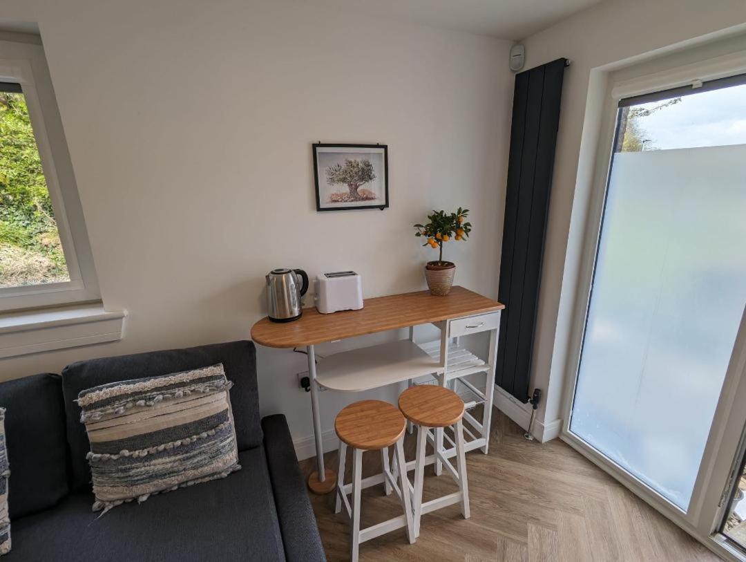 En-Suite Double Room With Private Entrance EDI Buitenkant foto